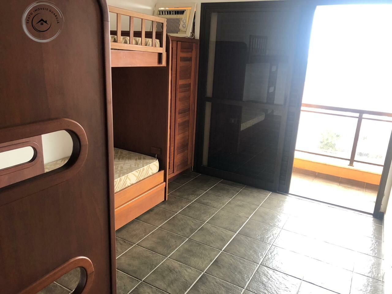 Apartamento padrão de 04 dormitórios para locação anual na p
