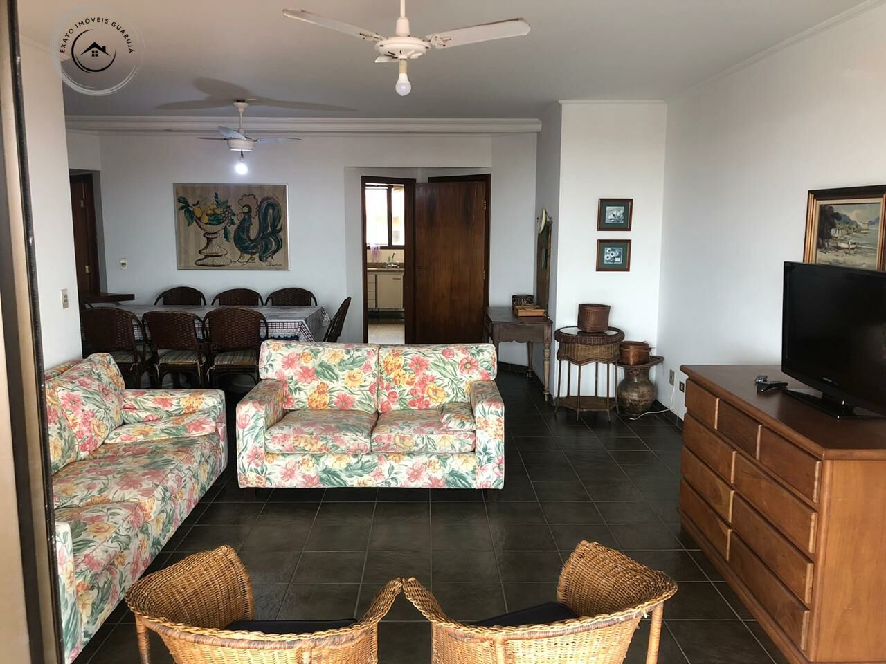 Apartamento padrão de 04 dormitórios para locação anual na p
