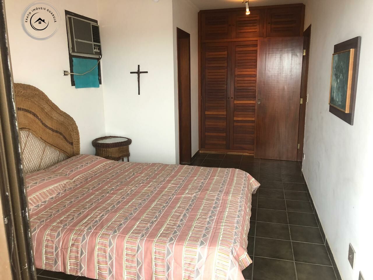 Apartamento padrão de 04 dormitórios para locação anual na p