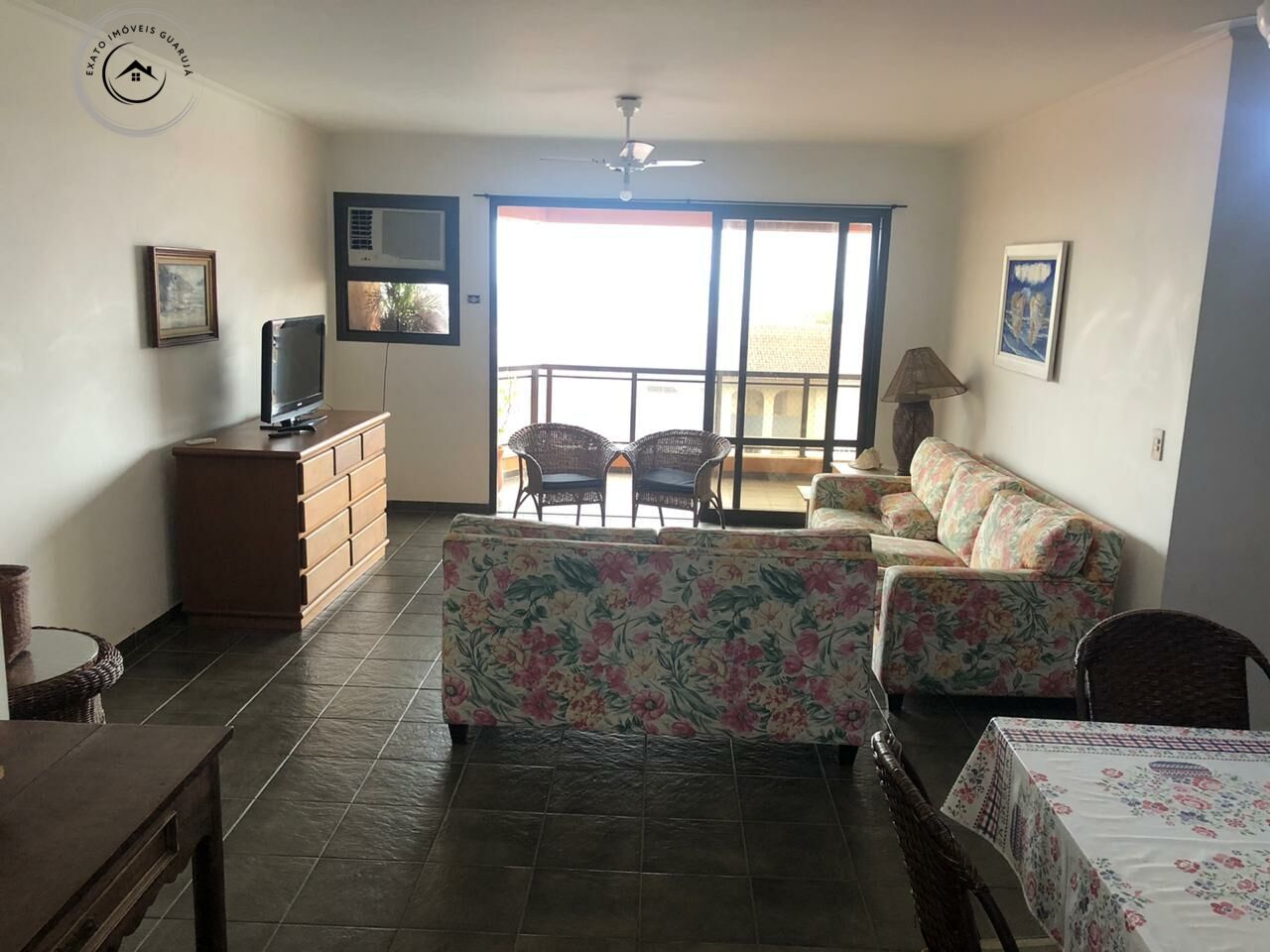 Apartamento padrão de 04 dormitórios para locação anual na p
