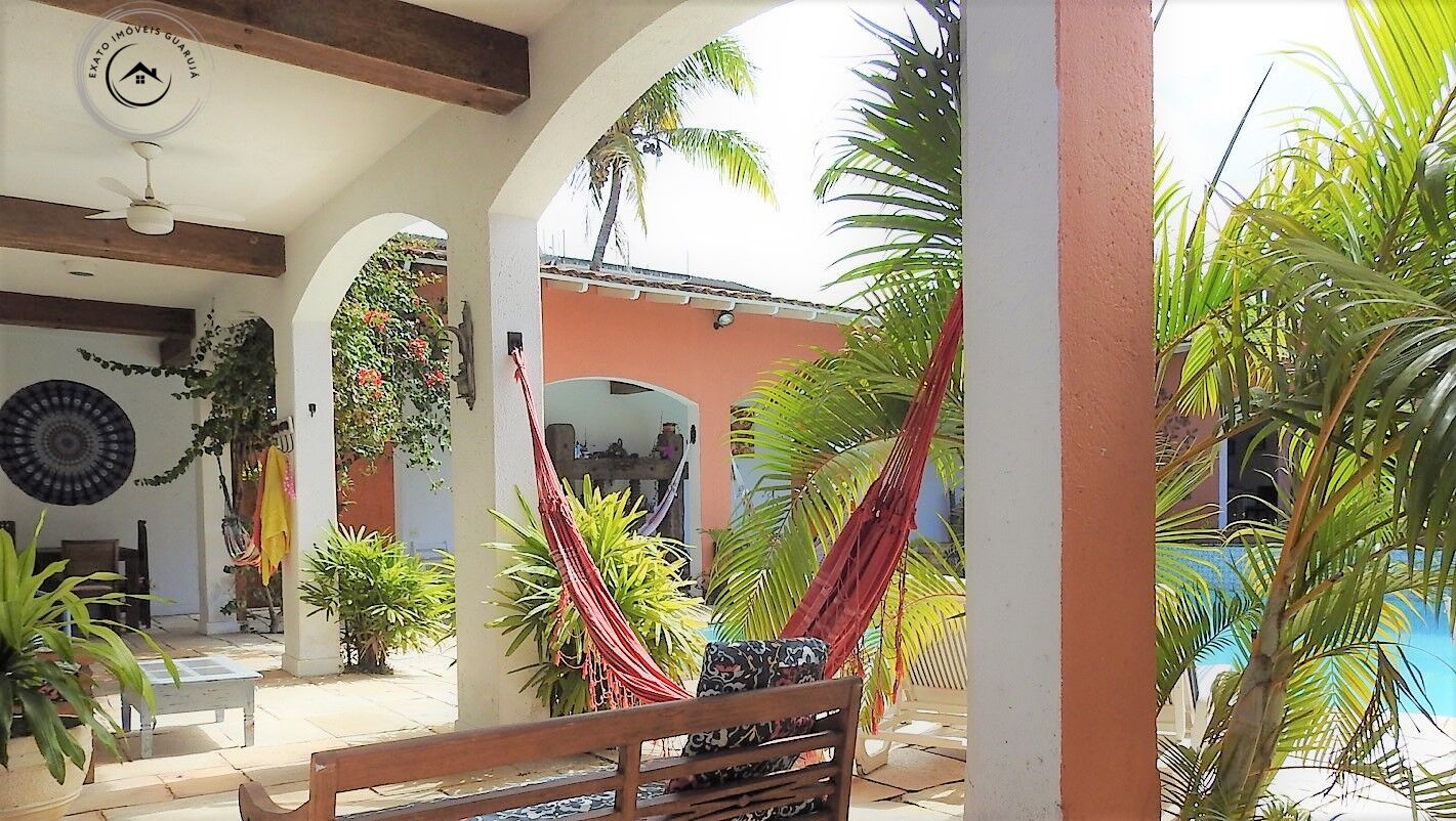 Casa padrão de 8 dormitórios para venda na praia de pernambu