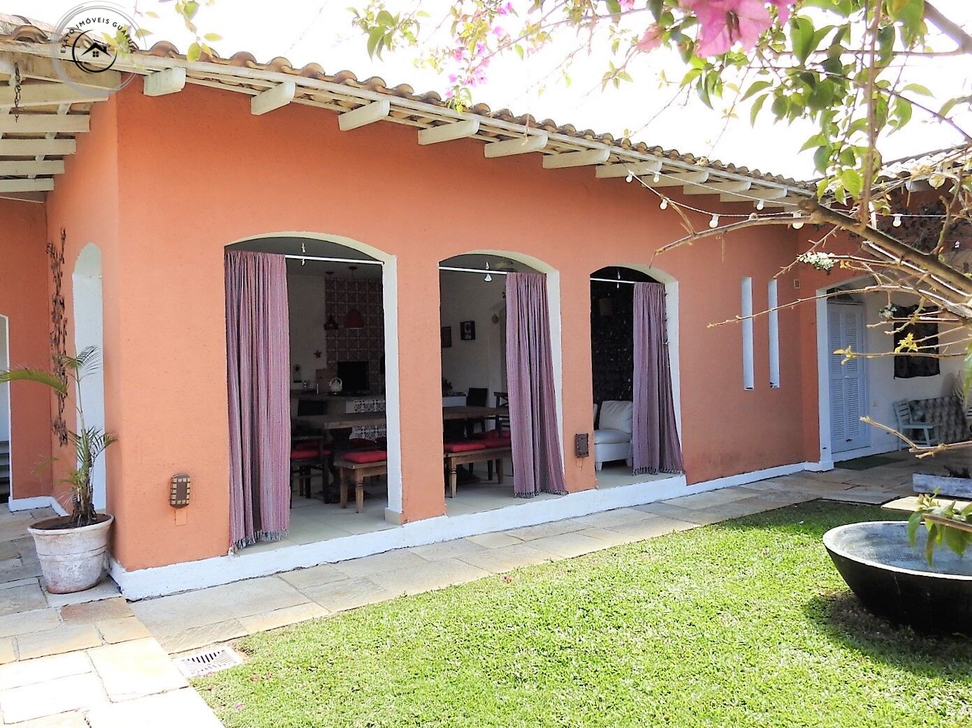 Casa padrão de 8 dormitórios para venda na praia de pernambu
