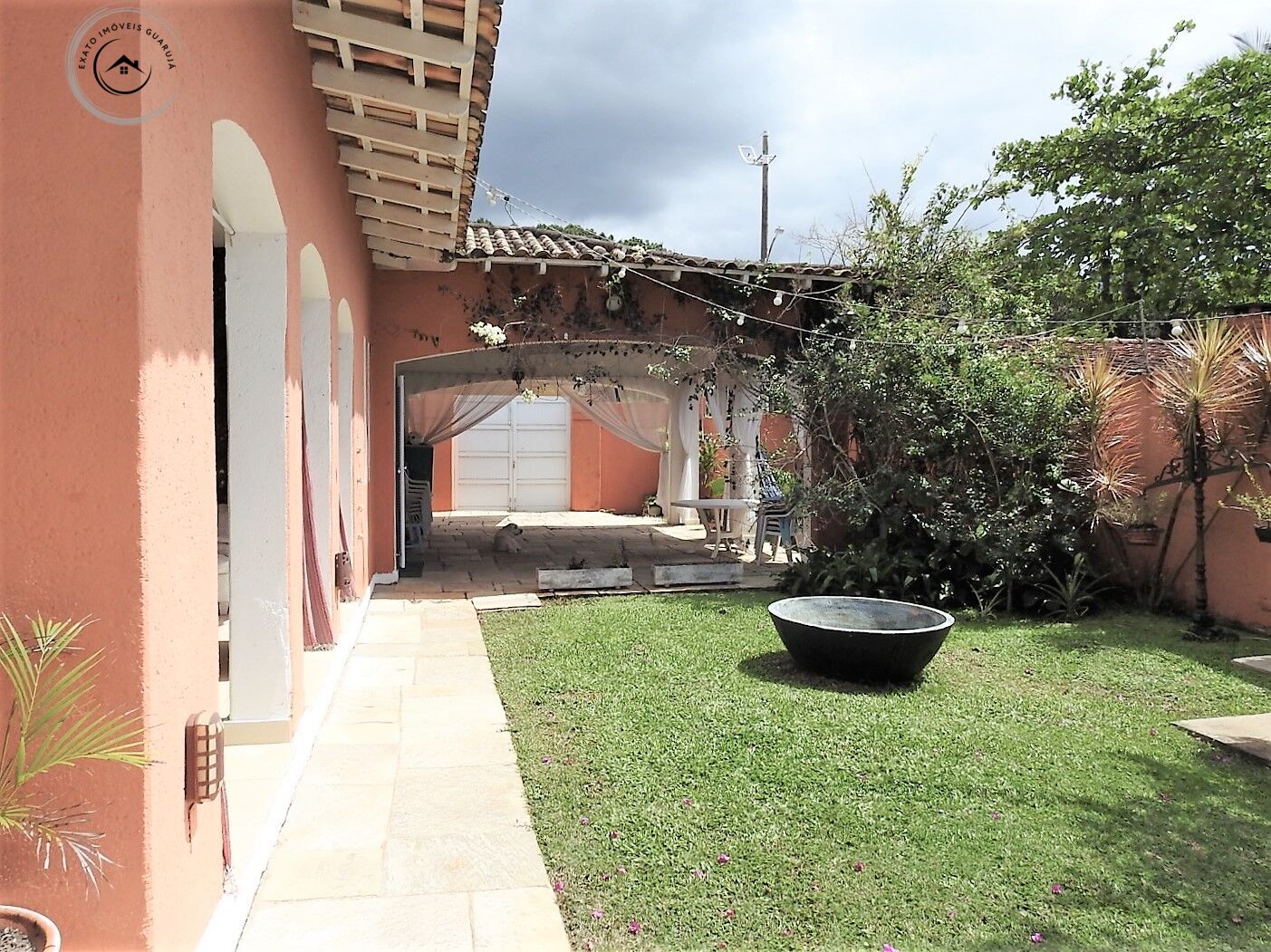 Casa padrão de 8 dormitórios para venda na praia de pernambu
