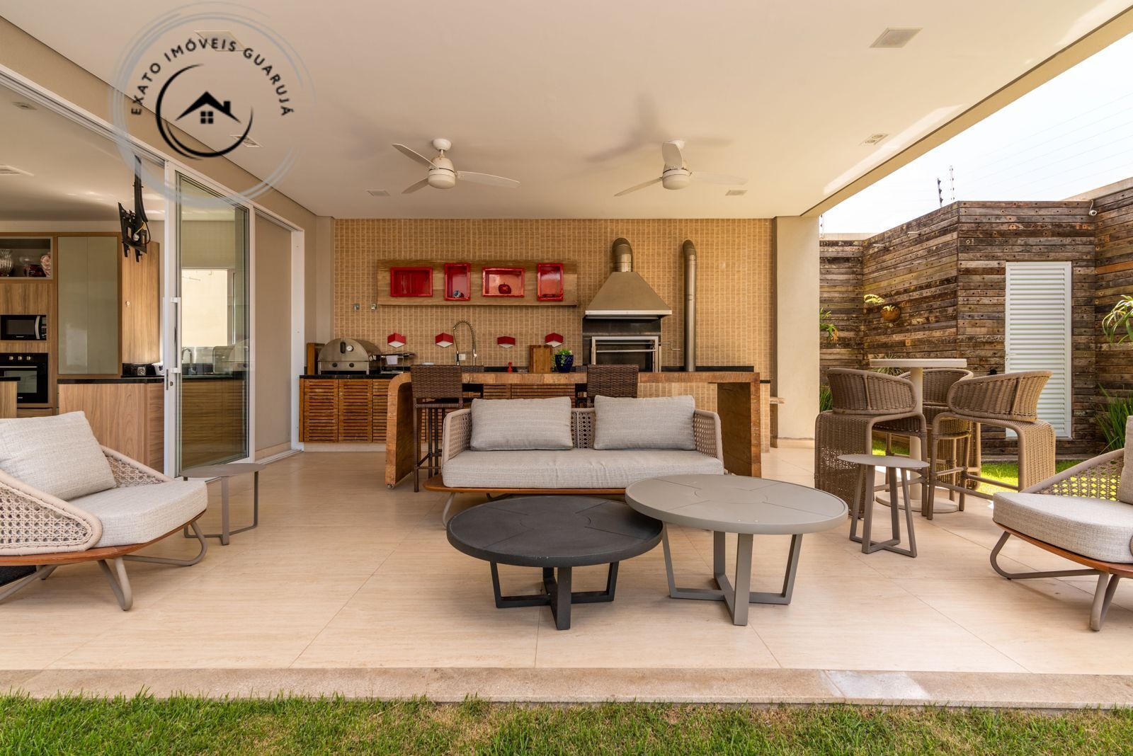 Casa alto padrão - frente ao mar um verdadeiro refúgio com m