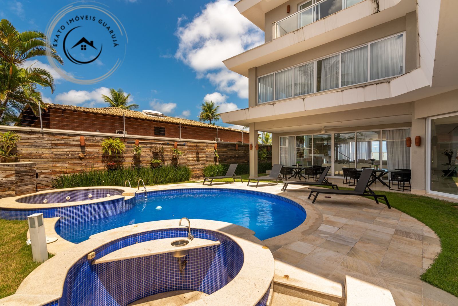 Casa alto padrão - frente ao mar um verdadeiro refúgio com m