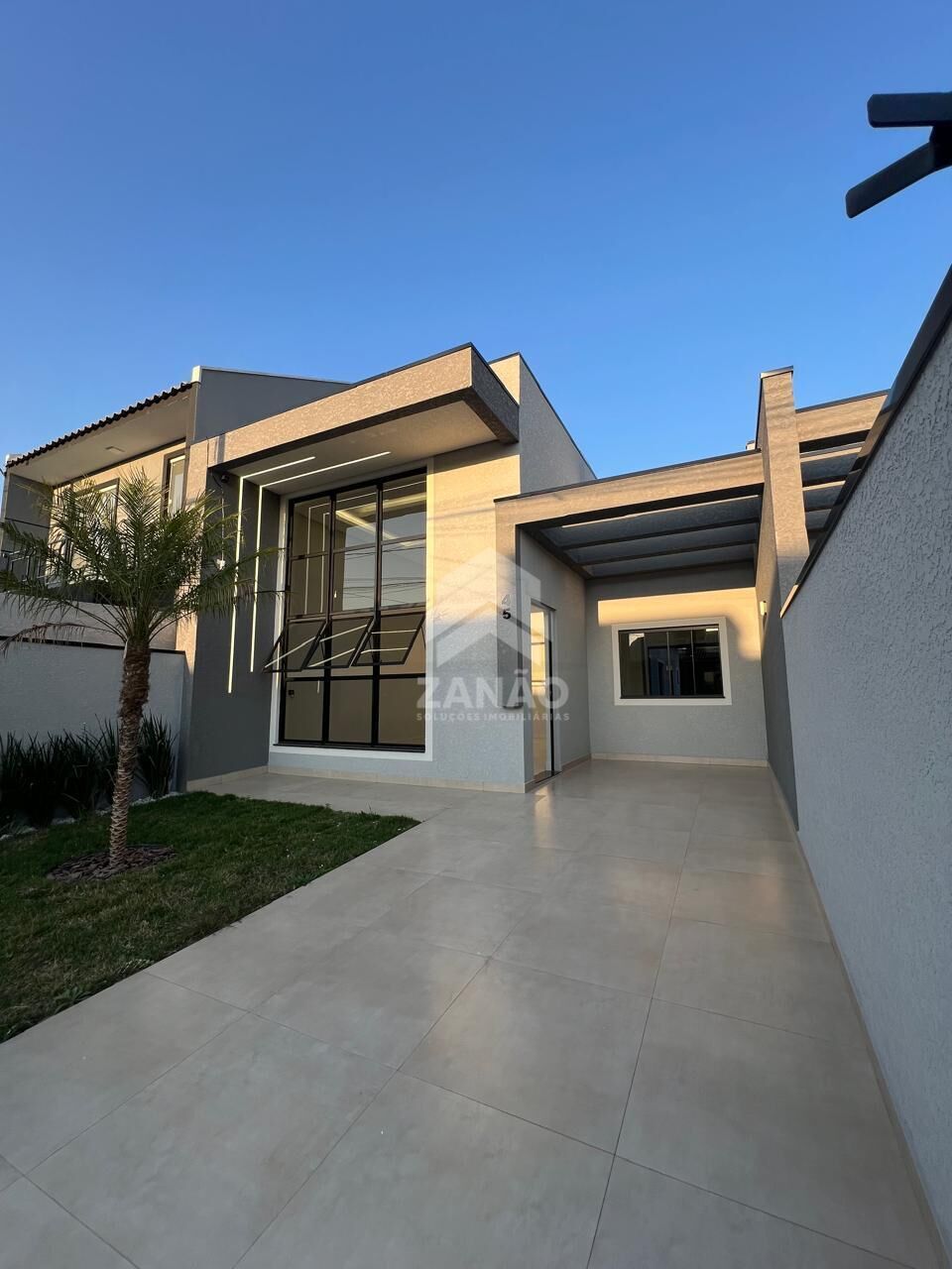 Casa à venda no bairro Nações em Fazenda Rio Grande/PR