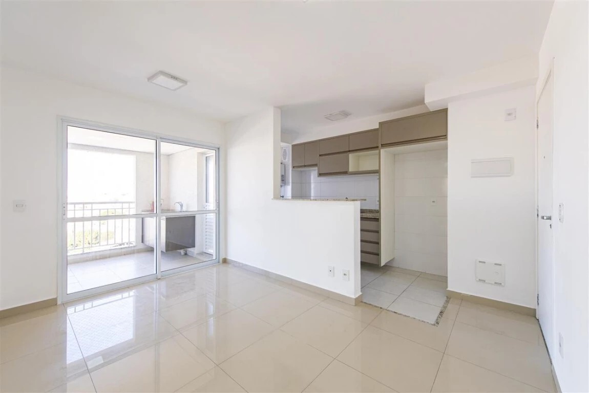 Apartamento para alugar com 3 quartos, 75m² - Foto 2