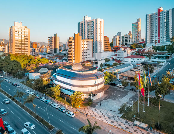 Comprar Apartamento em Tubarão SC: Por que Investir em Imóveis na Planta é uma Ótima Escolha