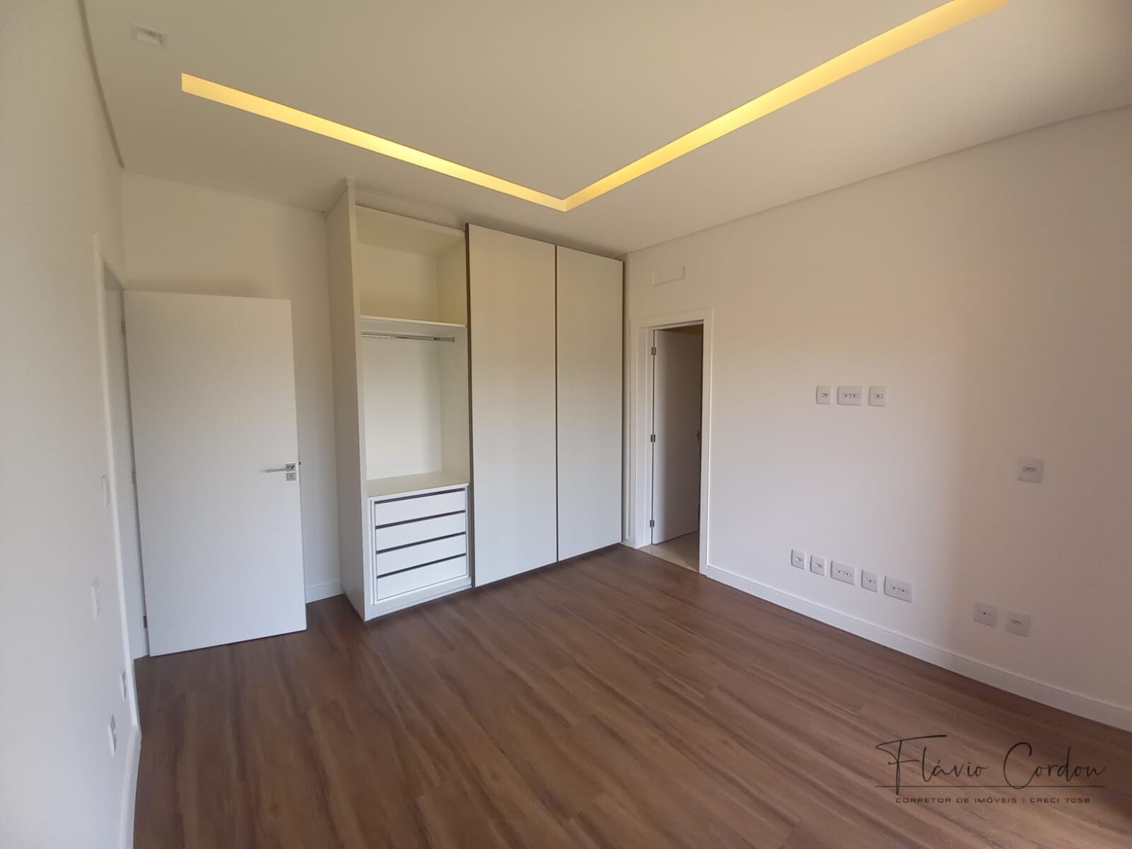 Casa de Condomínio à venda com 4 quartos, 361m² - Foto 15