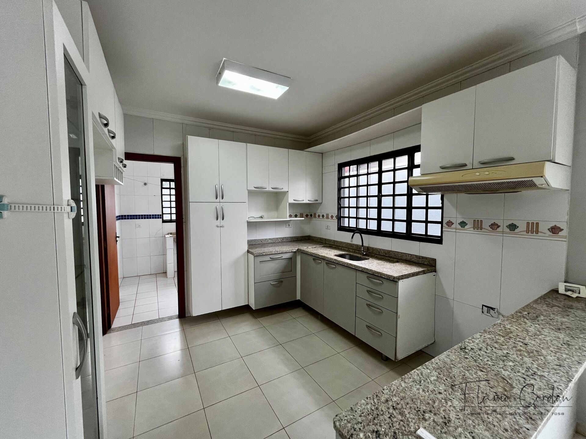 Casa à venda com 3 quartos, 180m² - Foto 8