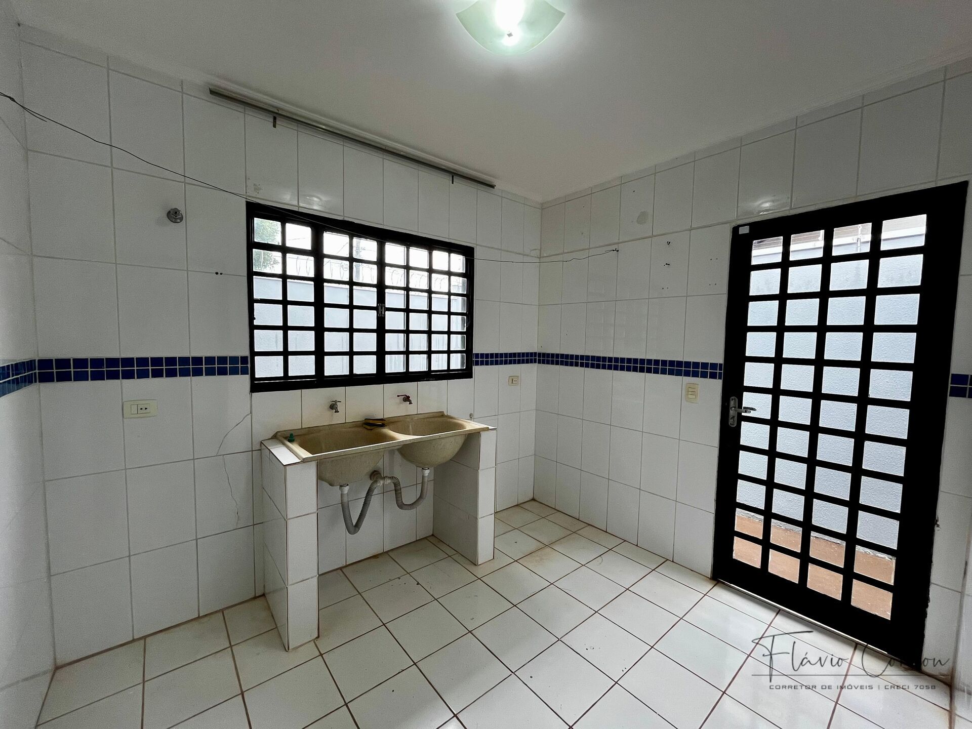 Casa à venda com 3 quartos, 180m² - Foto 7