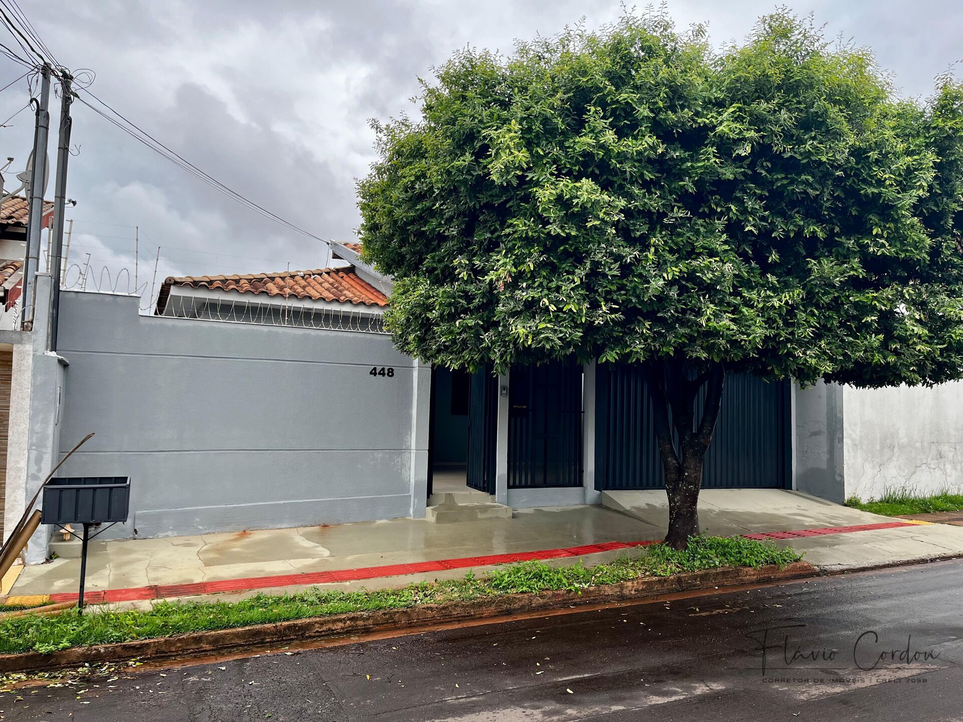 Casa à venda com 3 quartos, 180m² - Foto 1