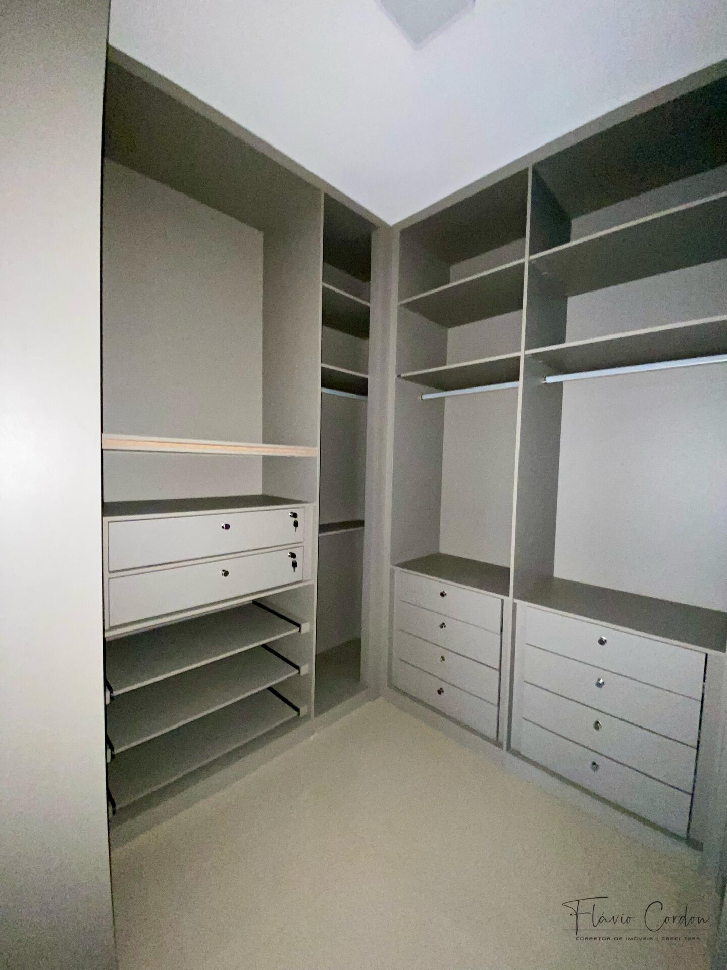 Apartamento à venda com 3 quartos, 142m² - Foto 10