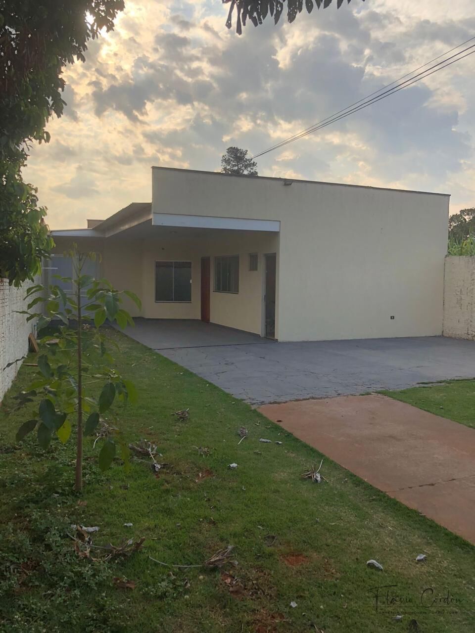 Casa à venda com 2 quartos, 80m² - Foto 2