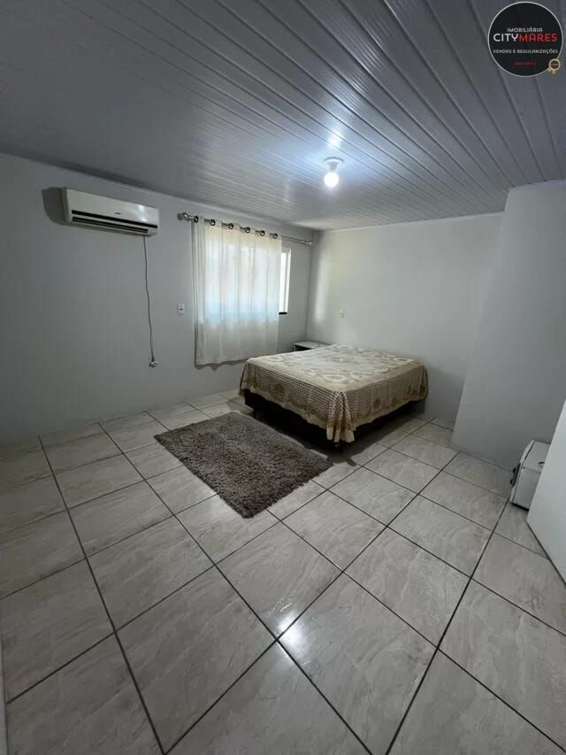 Casa à venda com 3 quartos, 60m² - Foto 5