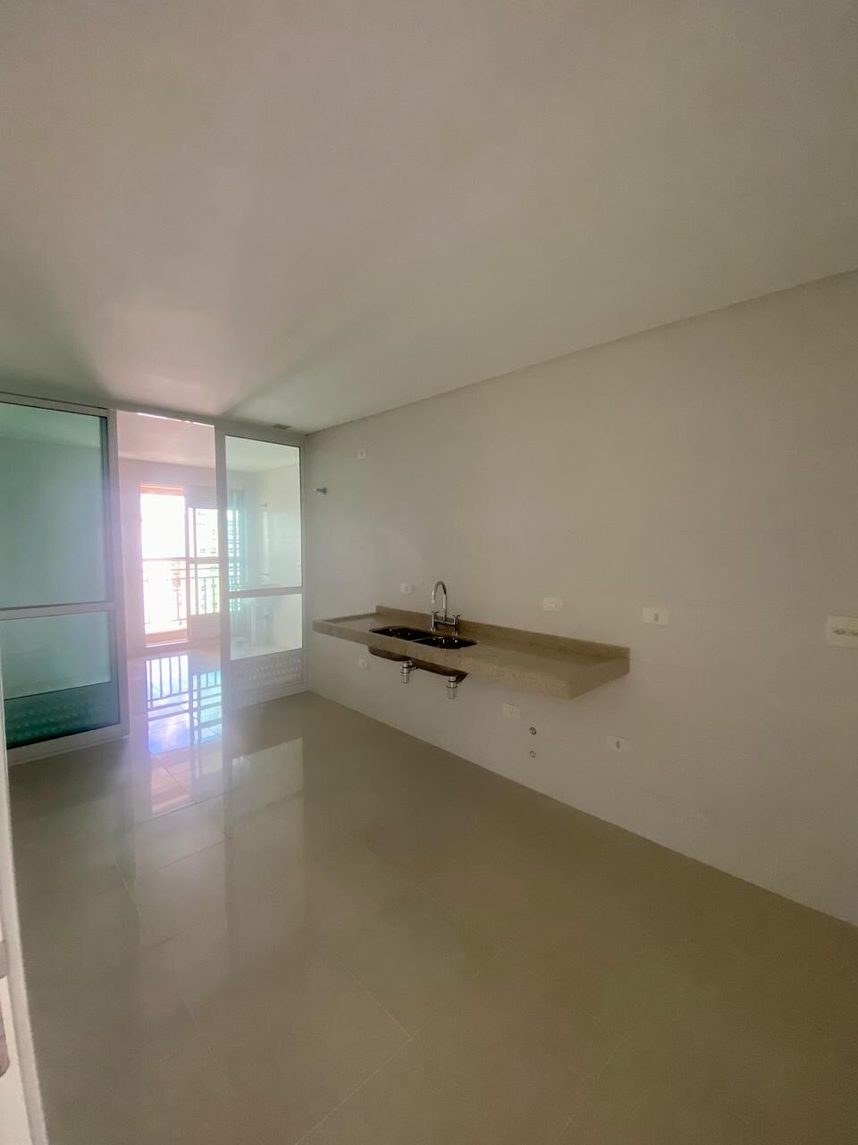 Apartamento à venda com 3 quartos, 186m² - Foto 13