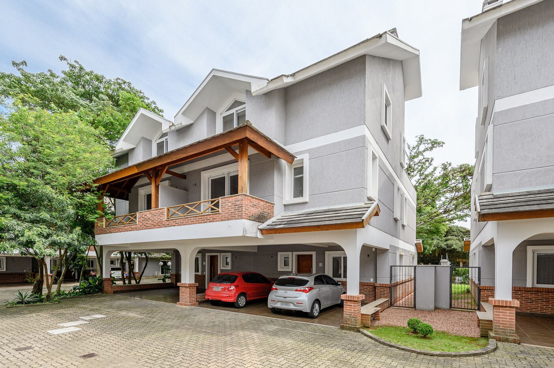 Casa de Condomínio à venda com 3 quartos, 347m² - Foto 1