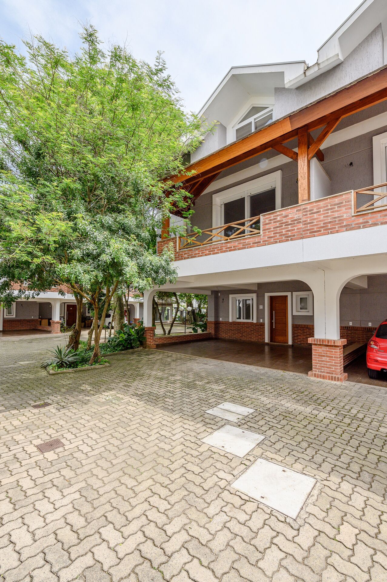 Casa de Condomínio à venda com 3 quartos, 347m² - Foto 4