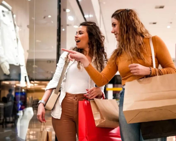 Shoppings em Porto Alegre: encontre suas lojas favoritas e outras opções para compras e lazer
