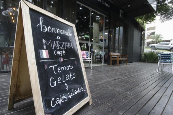 Com inspiração na culinária italiana, café abre em Porto Alegre