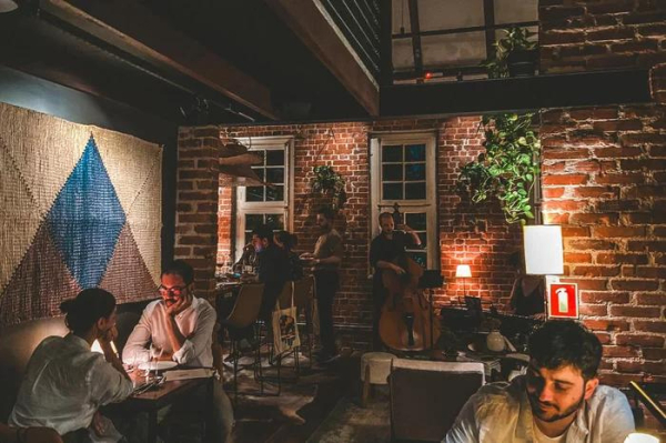 Conheça o Capincho, eleito o 7º melhor bar do Brasil por ranking gastronômico