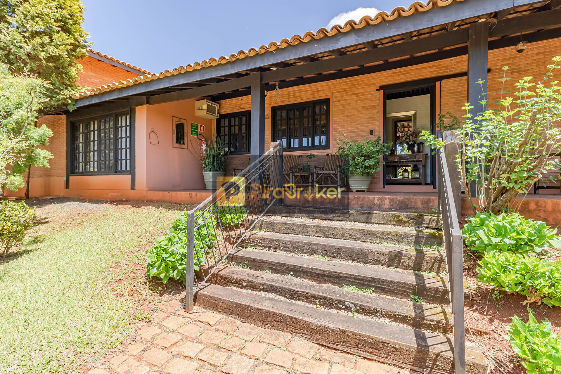 Fazenda à venda com 8 quartos, 3685m² - Foto 1