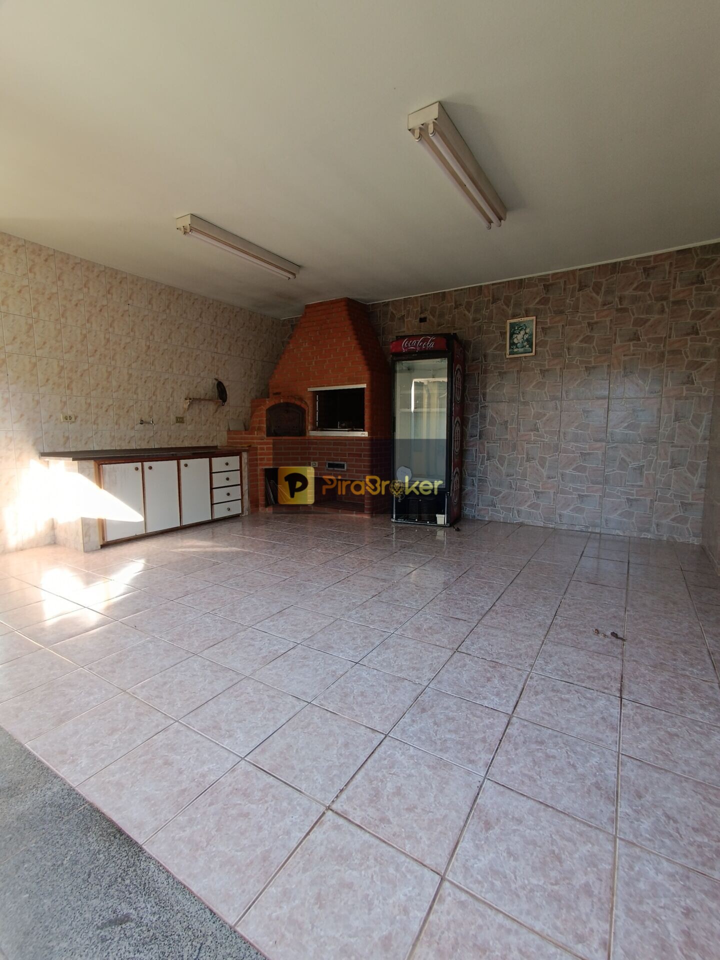 Casa à venda com 2 quartos, 180m² - Foto 4