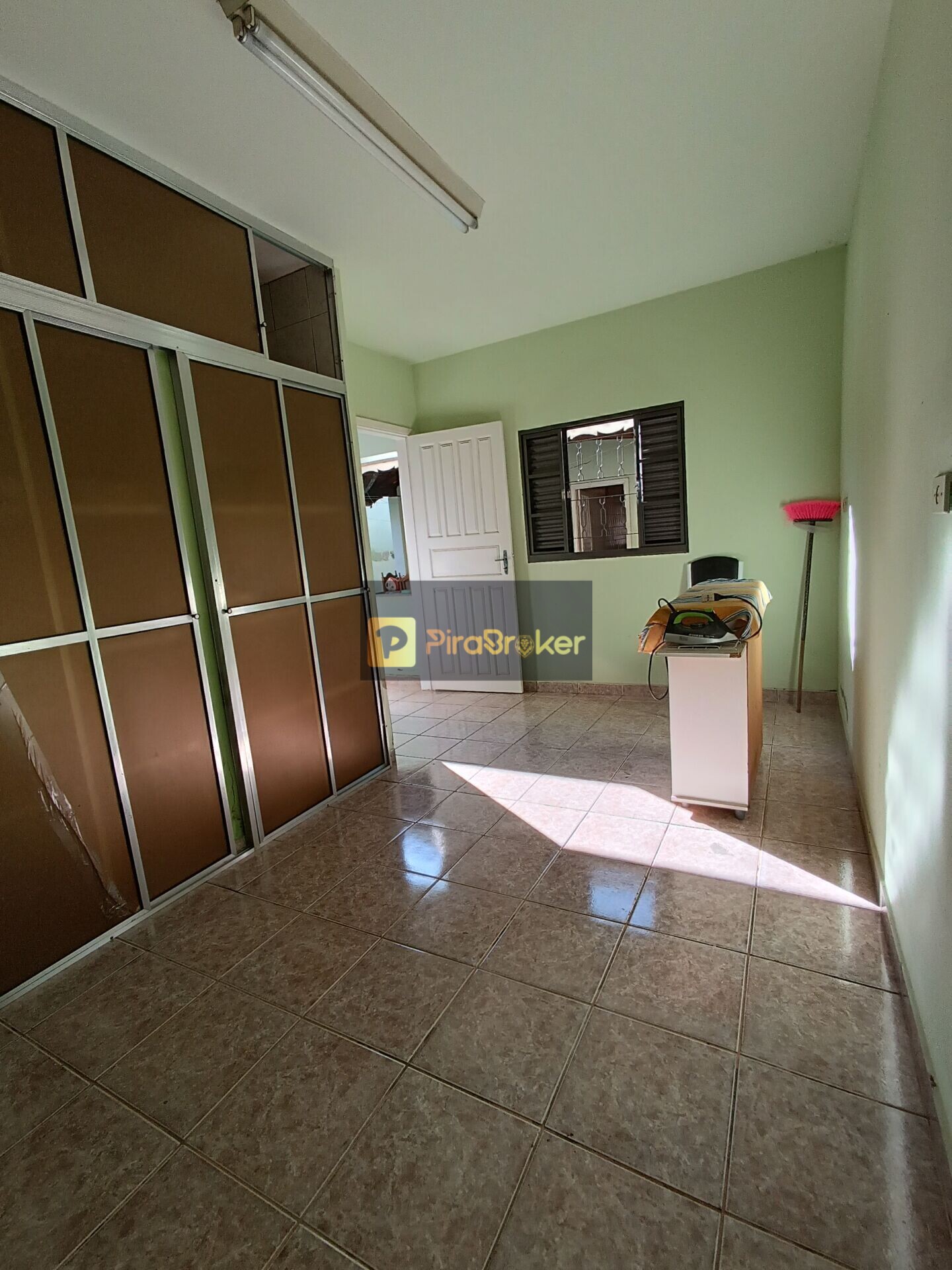 Casa à venda com 2 quartos, 180m² - Foto 8