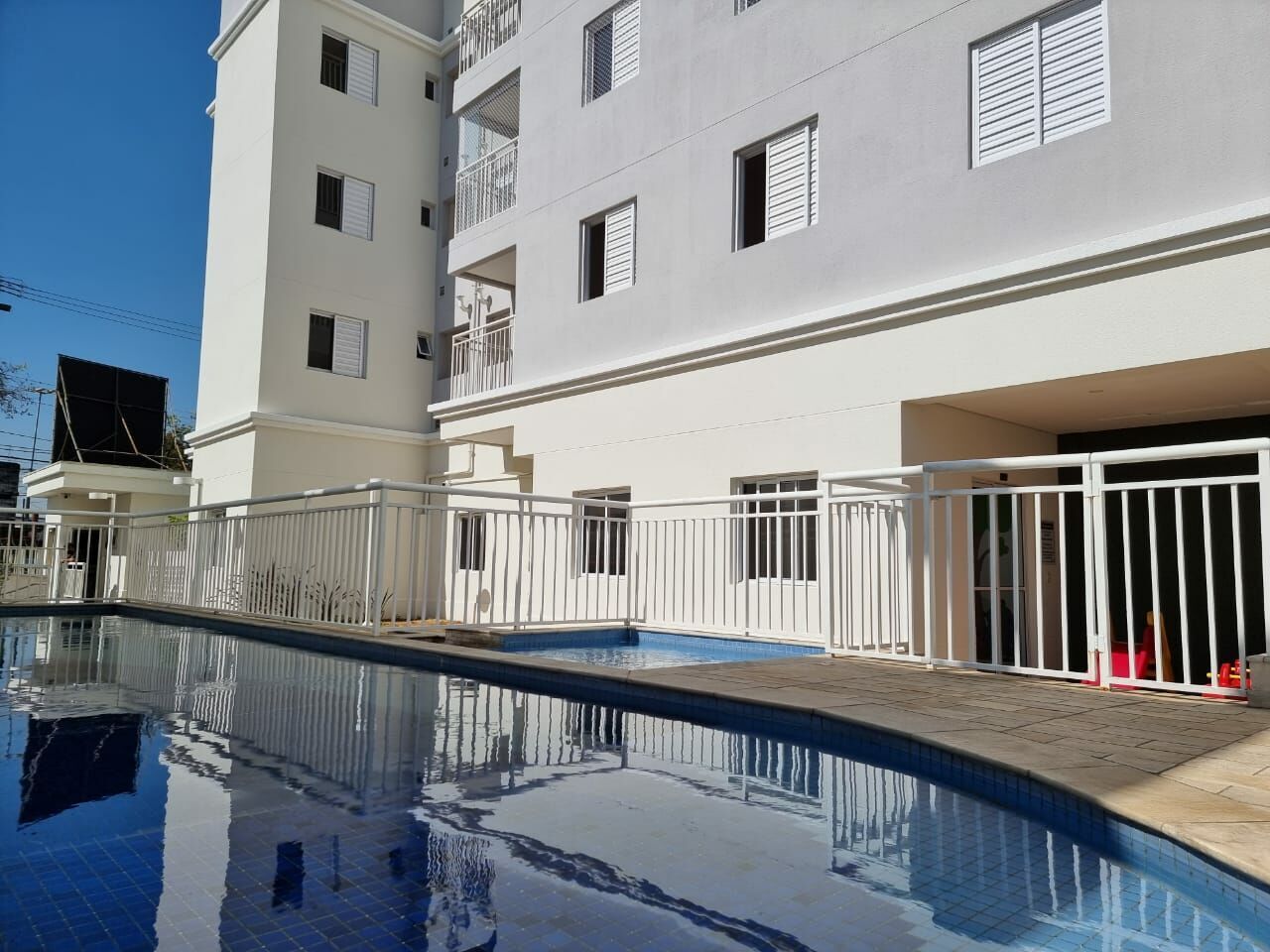 Apartamento à venda com 3 quartos, 61m² - Foto 2