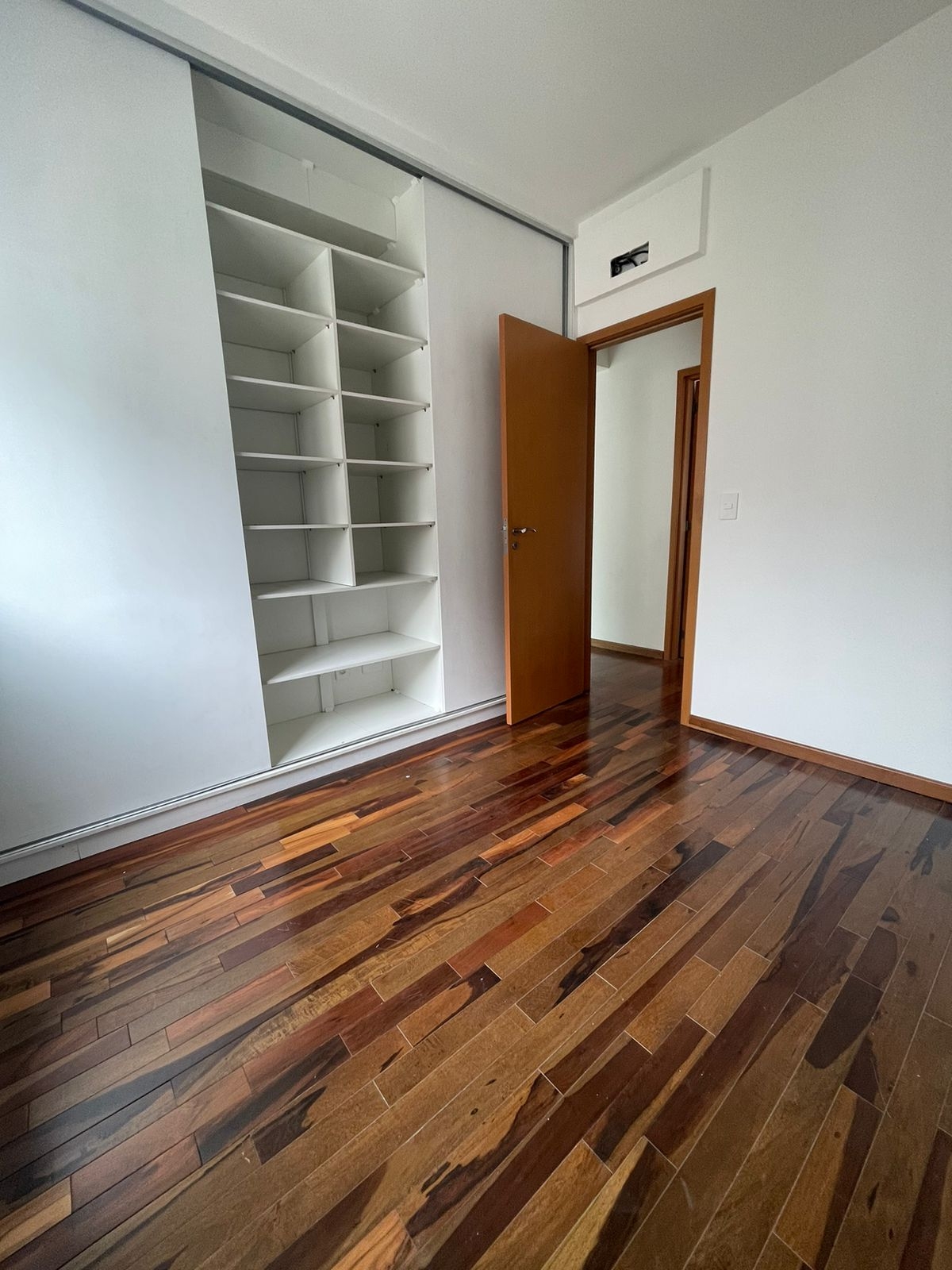 Apartamento à venda com 2 quartos, 78m² - Foto 23