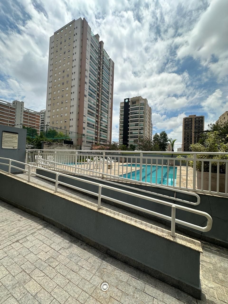 Apartamento à venda com 2 quartos, 78m² - Foto 2