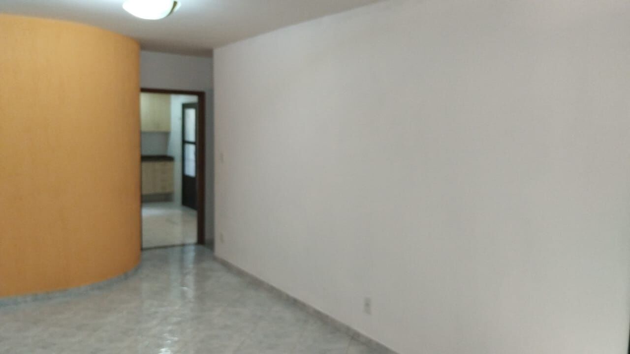 Apartamento à venda com 2 quartos, 90m² - Foto 3