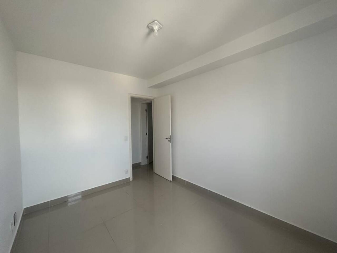 Apartamento para alugar com 3 quartos, 83m² - Foto 30