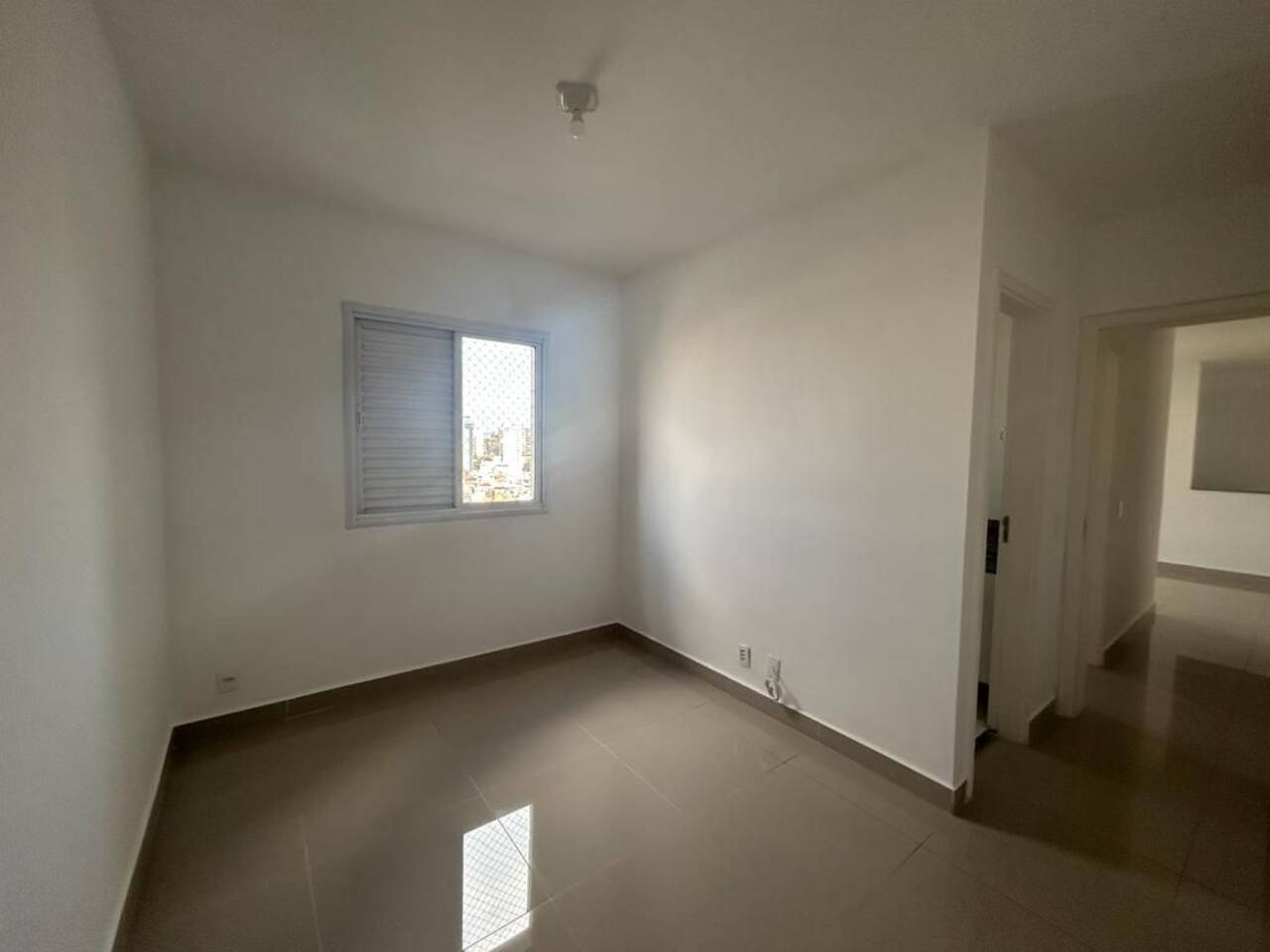 Apartamento para alugar com 3 quartos, 83m² - Foto 29