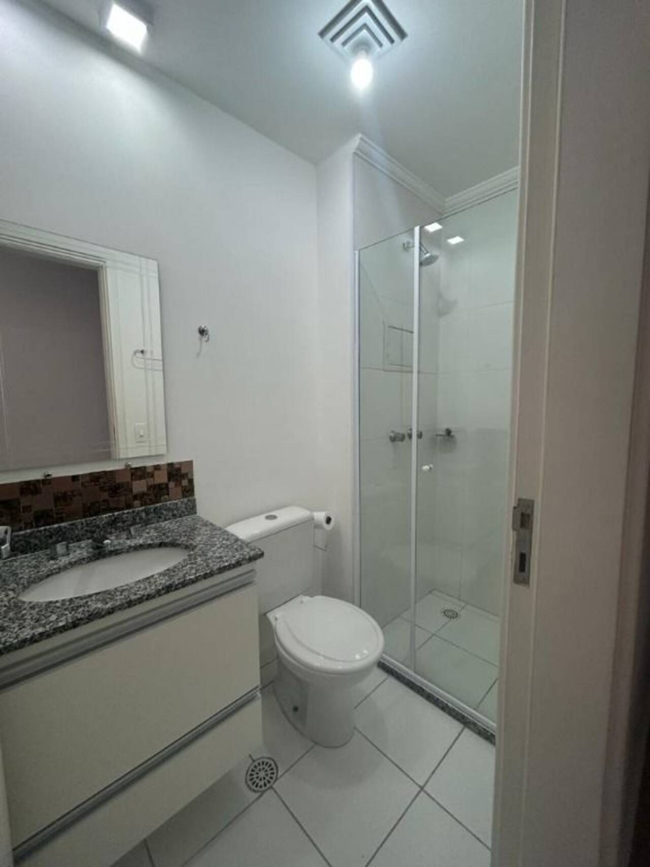 Apartamento para alugar com 3 quartos, 83m² - Foto 34