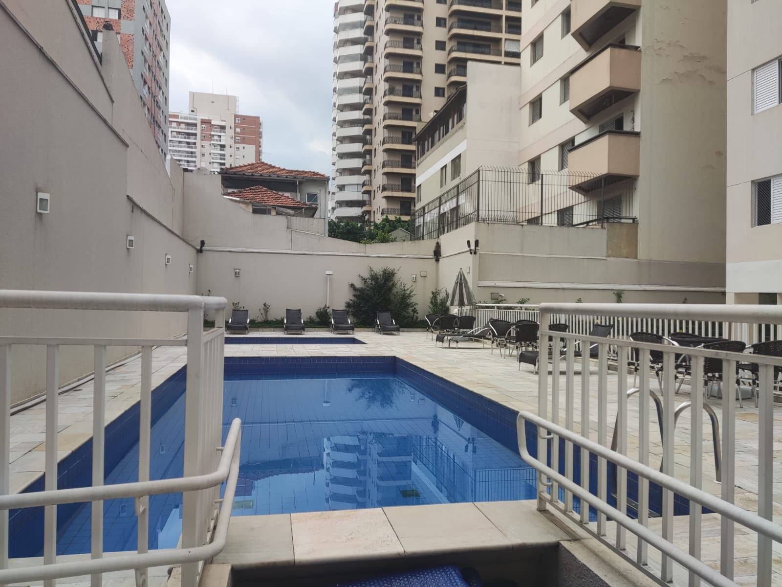 Apartamento à venda com 2 quartos, 72m² - Foto 2