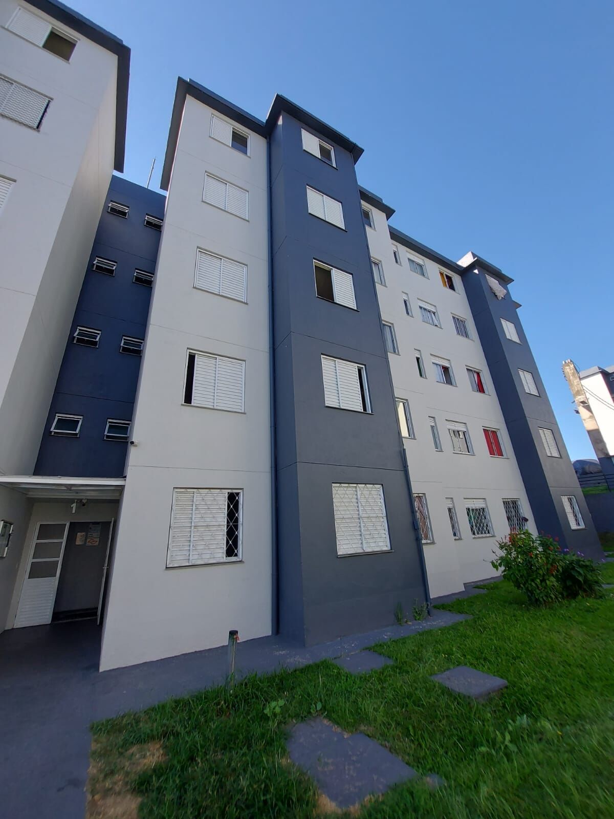 Apartamento à venda com 2 quartos, 48m² - Foto 2