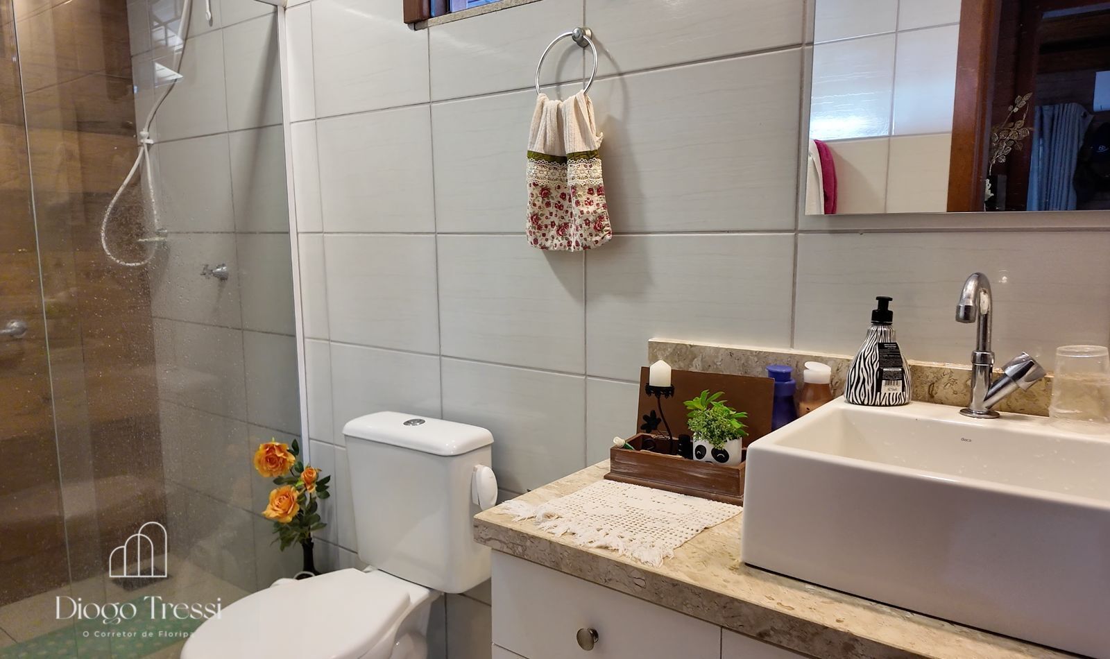 Casa de 4 quartos, 208m² no bairro São João do Rio Vermelho, em Florianópolis | Eu Corretor