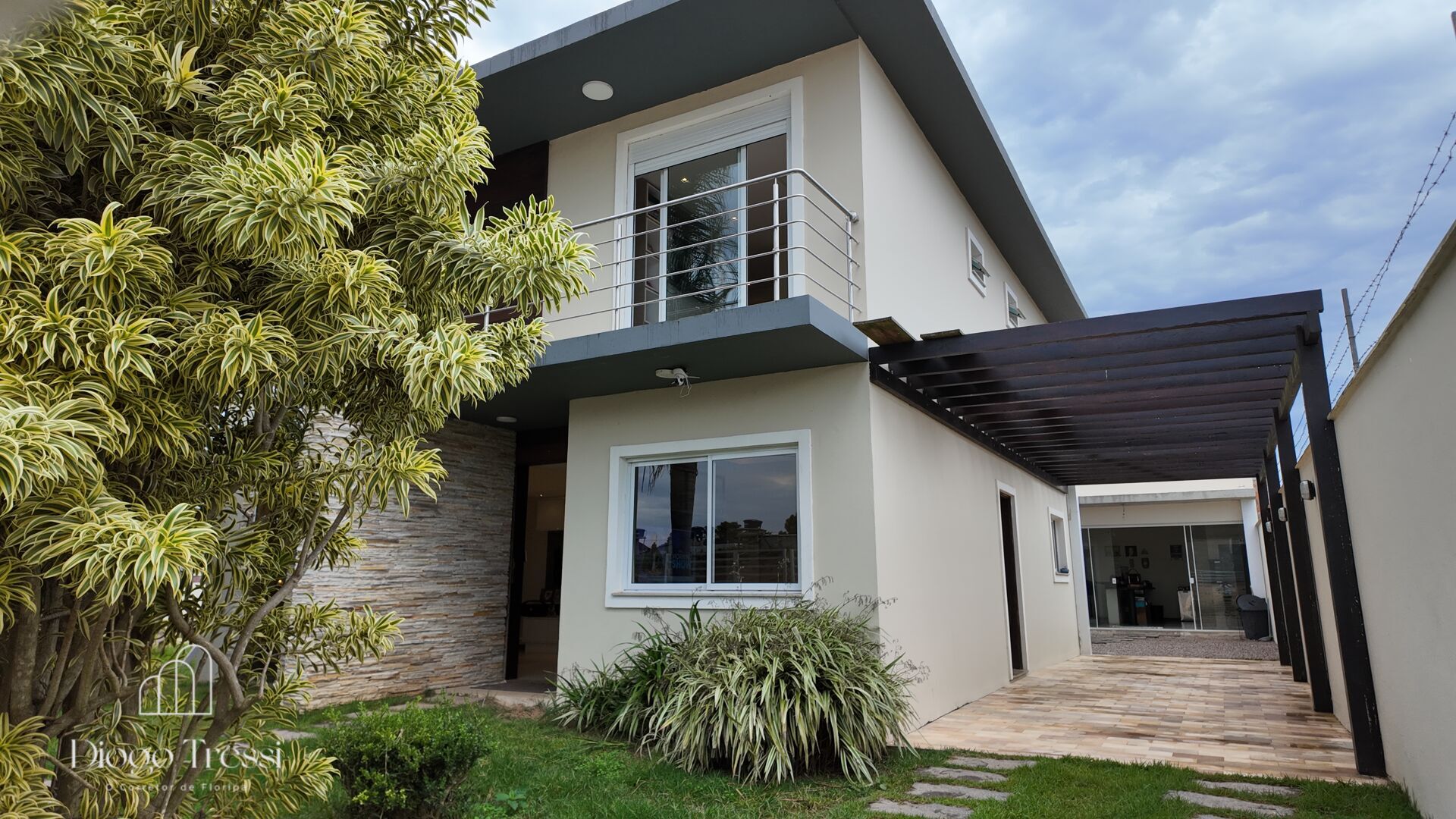 Casa de 5 quartos, 230m² no bairro São João do Rio Vermelho, em Florianópolis | Eu Corretor