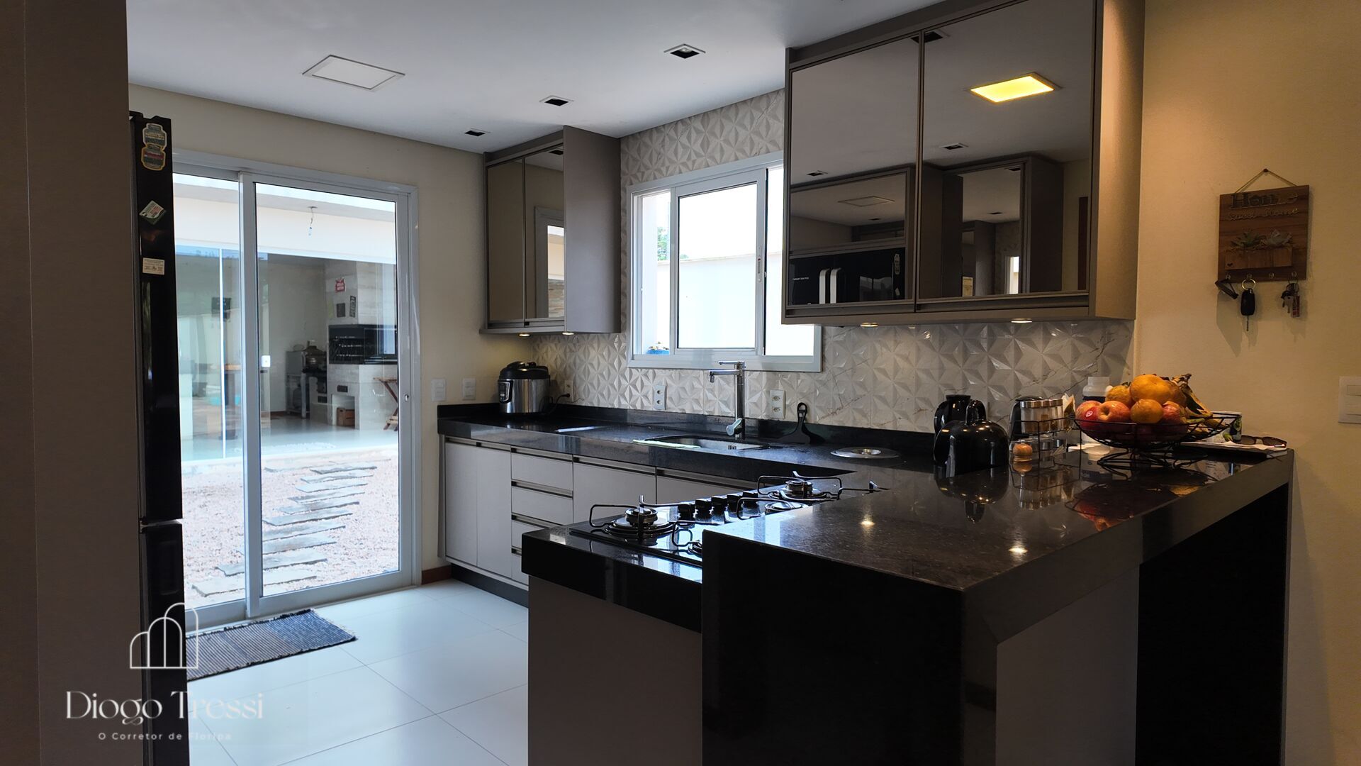 Casa de 5 quartos, 230m² no bairro São João do Rio Vermelho, em Florianópolis | Eu Corretor