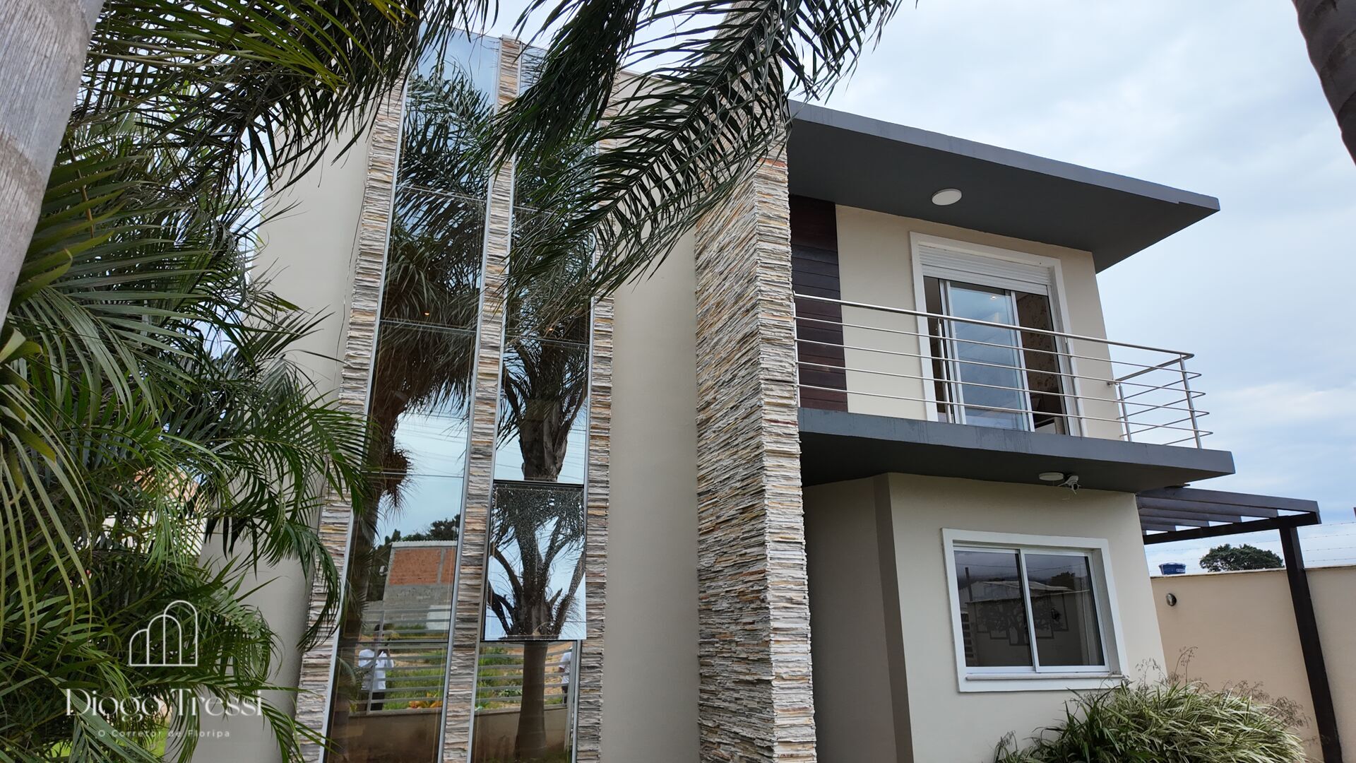 Casa de 5 quartos, 230m² no bairro São João do Rio Vermelho, em Florianópolis | Eu Corretor