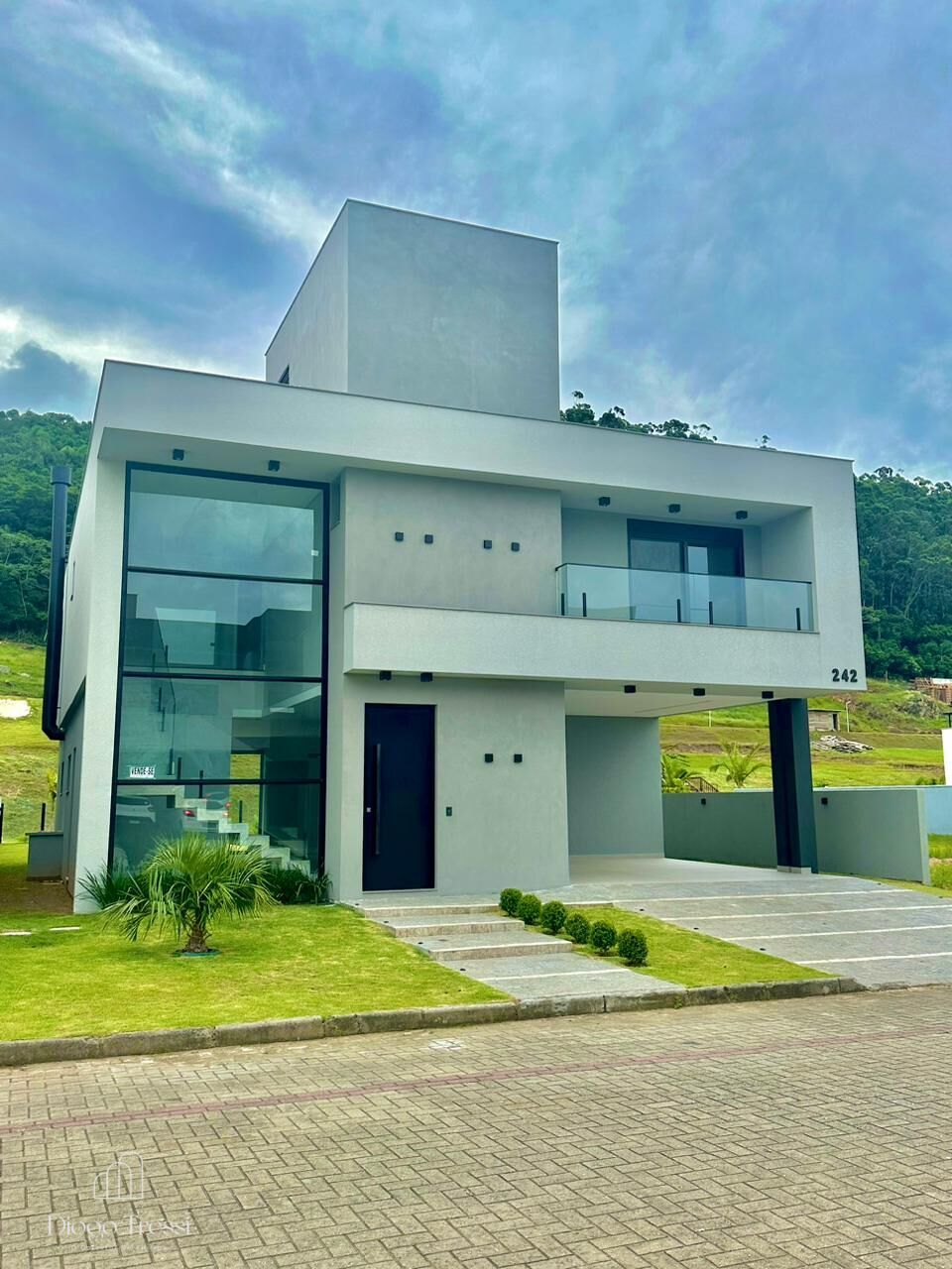 Casa de 4 quartos, 378m² no bairro Ingleses do Rio Vermelho, em Florianópolis | Eu Corretor