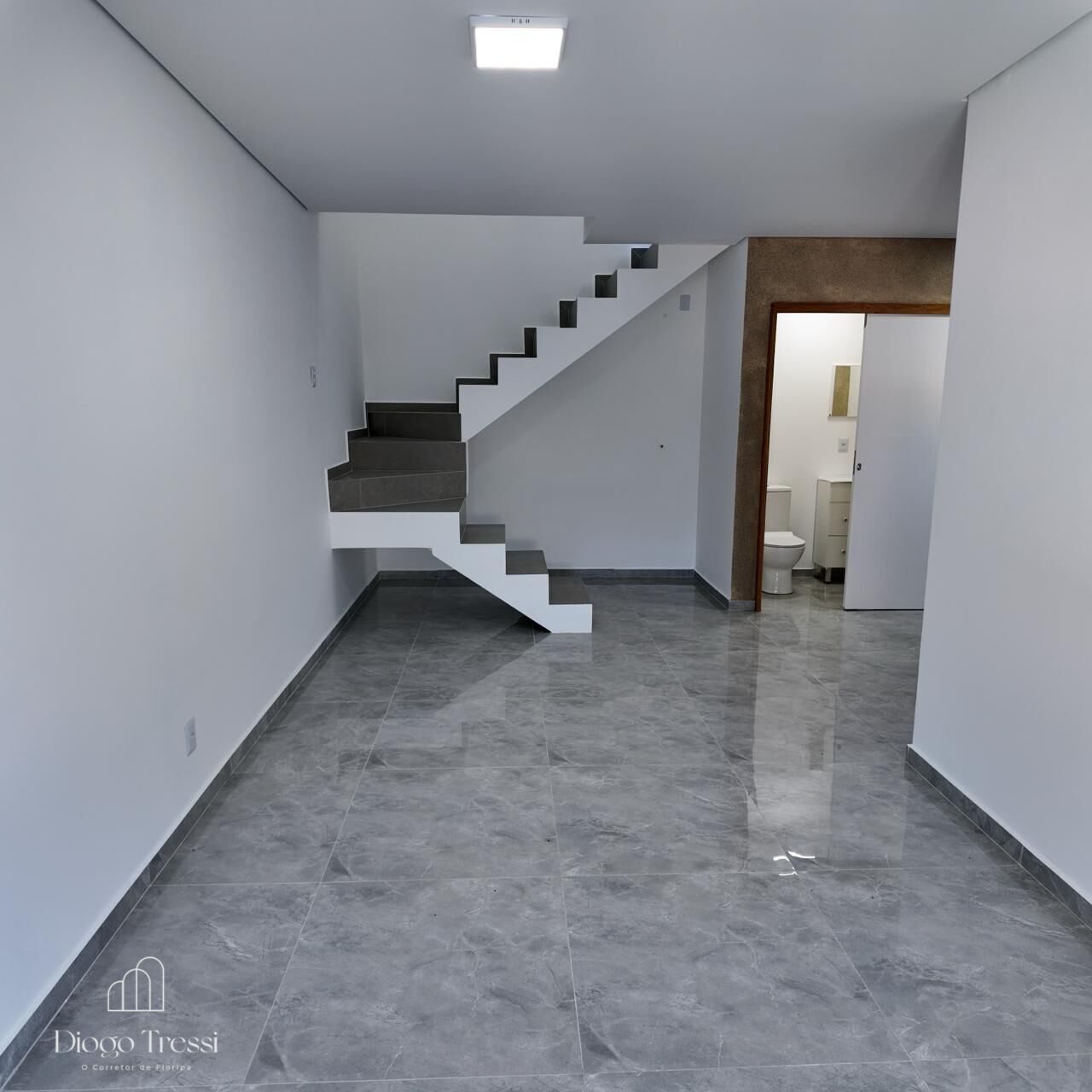 Sobrado de 2 quartos, 100m² no bairro Ingleses do Rio Vermelho, em Florianópolis | Eu Corretor