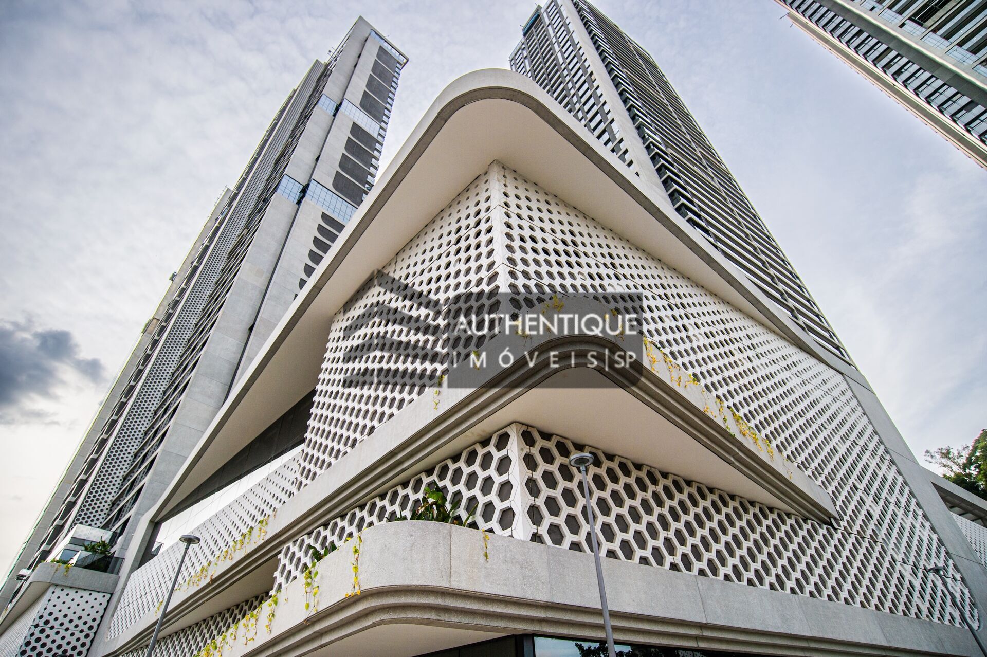 Cobertura à venda com 4 quartos, 325m² - Foto 1