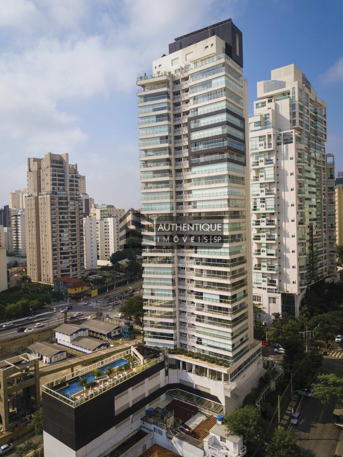 Apartamento à venda com 4 quartos, 219m² - Foto 20