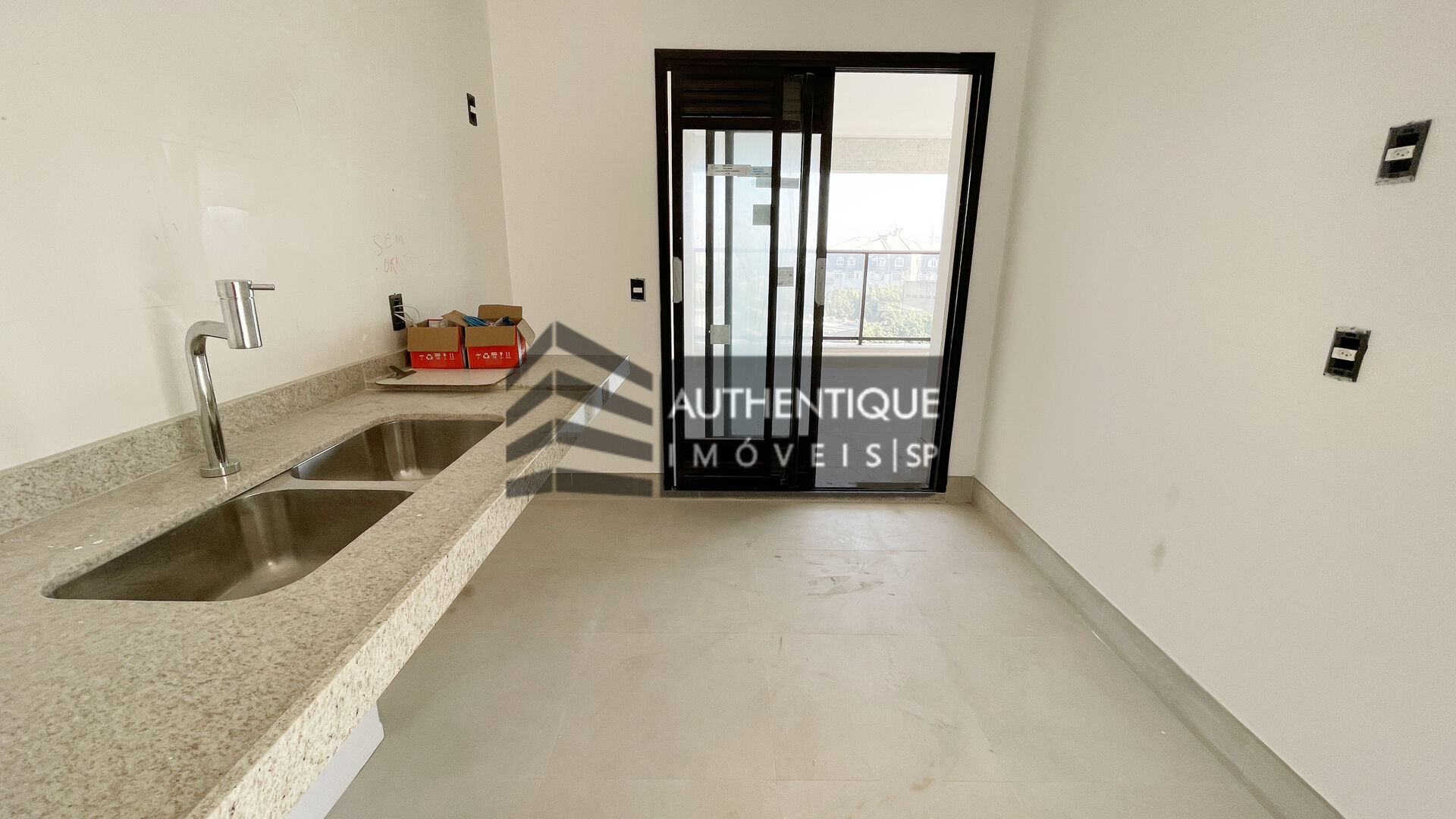 Apartamento à venda com 4 quartos, 230m² - Foto 12