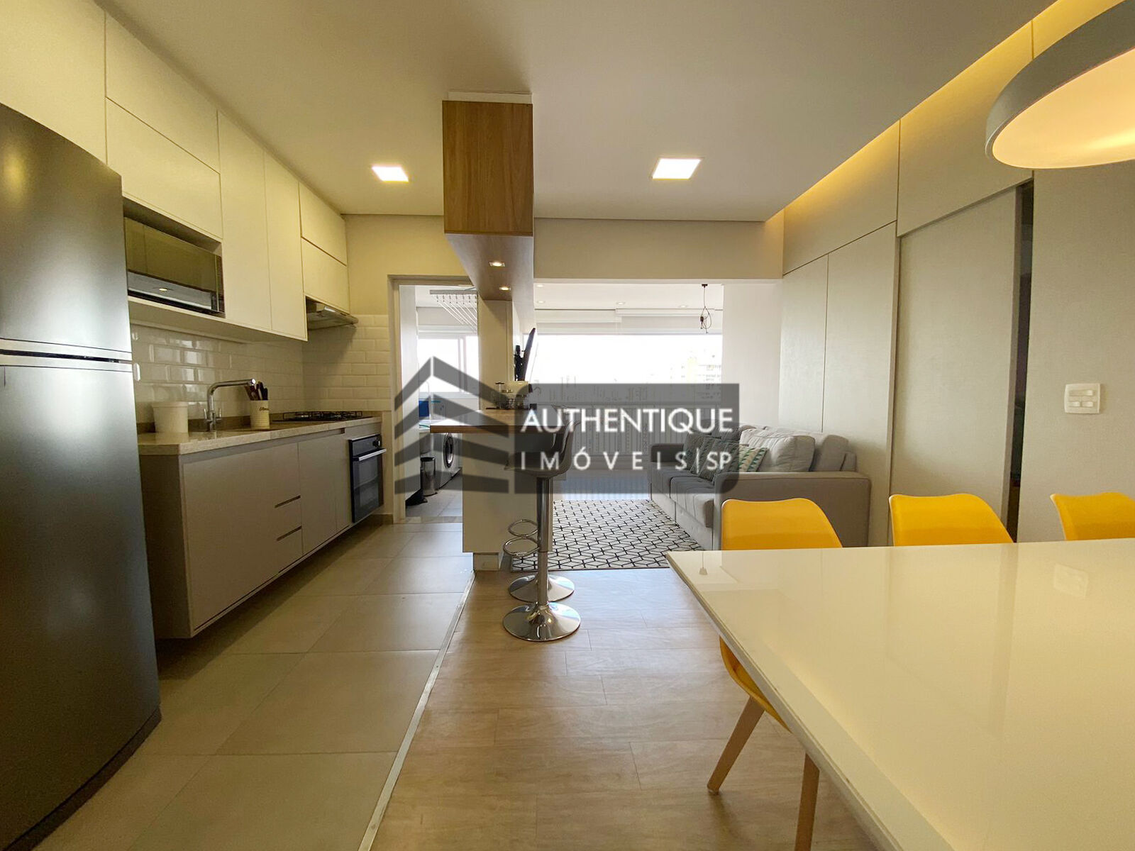 Apartamento à venda com 2 quartos, 72m² - Foto 3