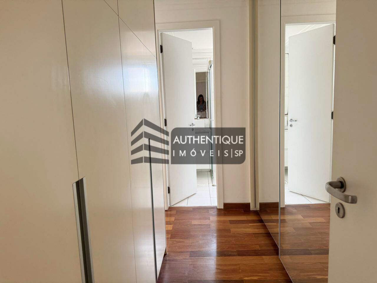 Apartamento à venda com 4 quartos, 237m² - Foto 10