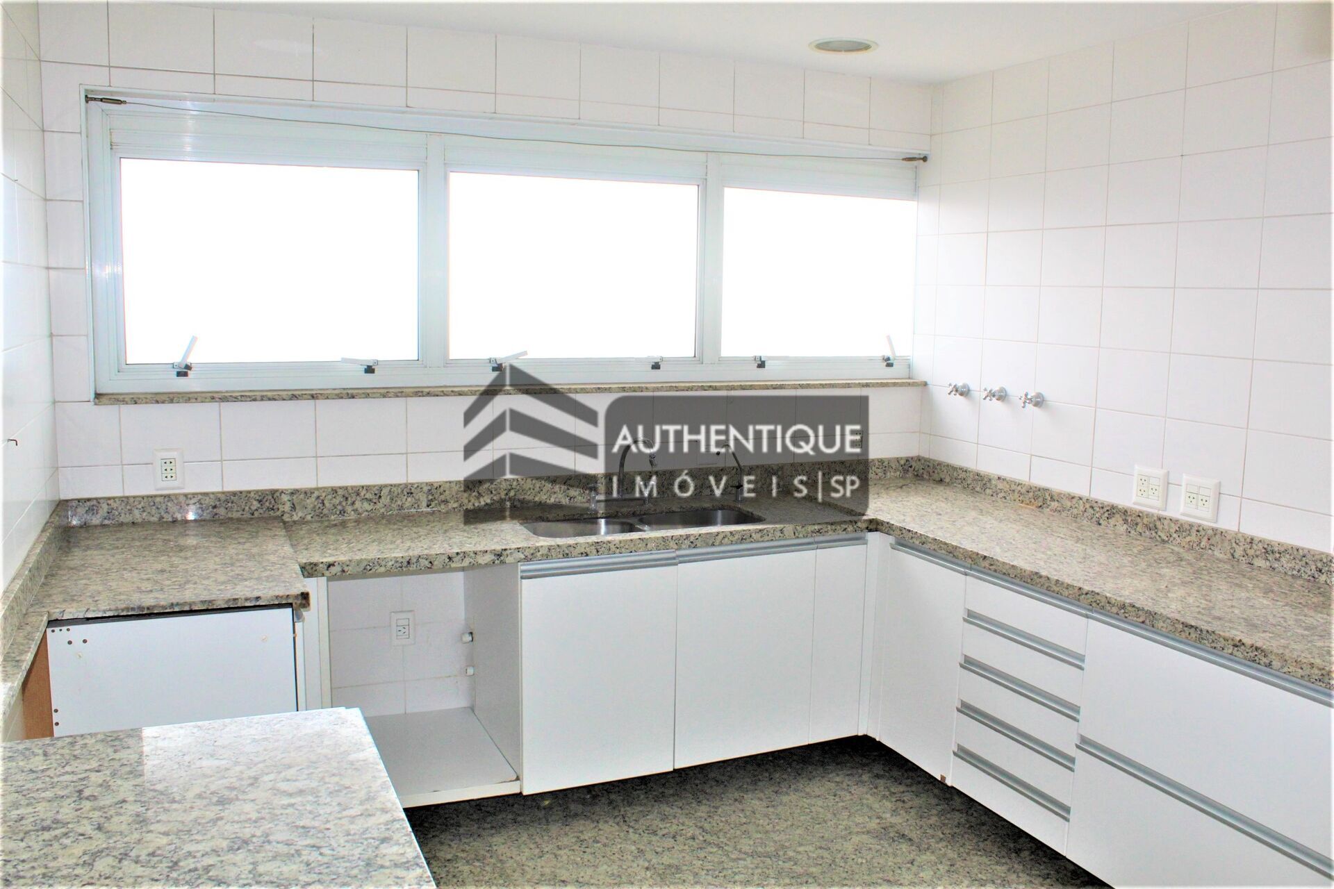 Apartamento à venda com 4 quartos, 275m² - Foto 10