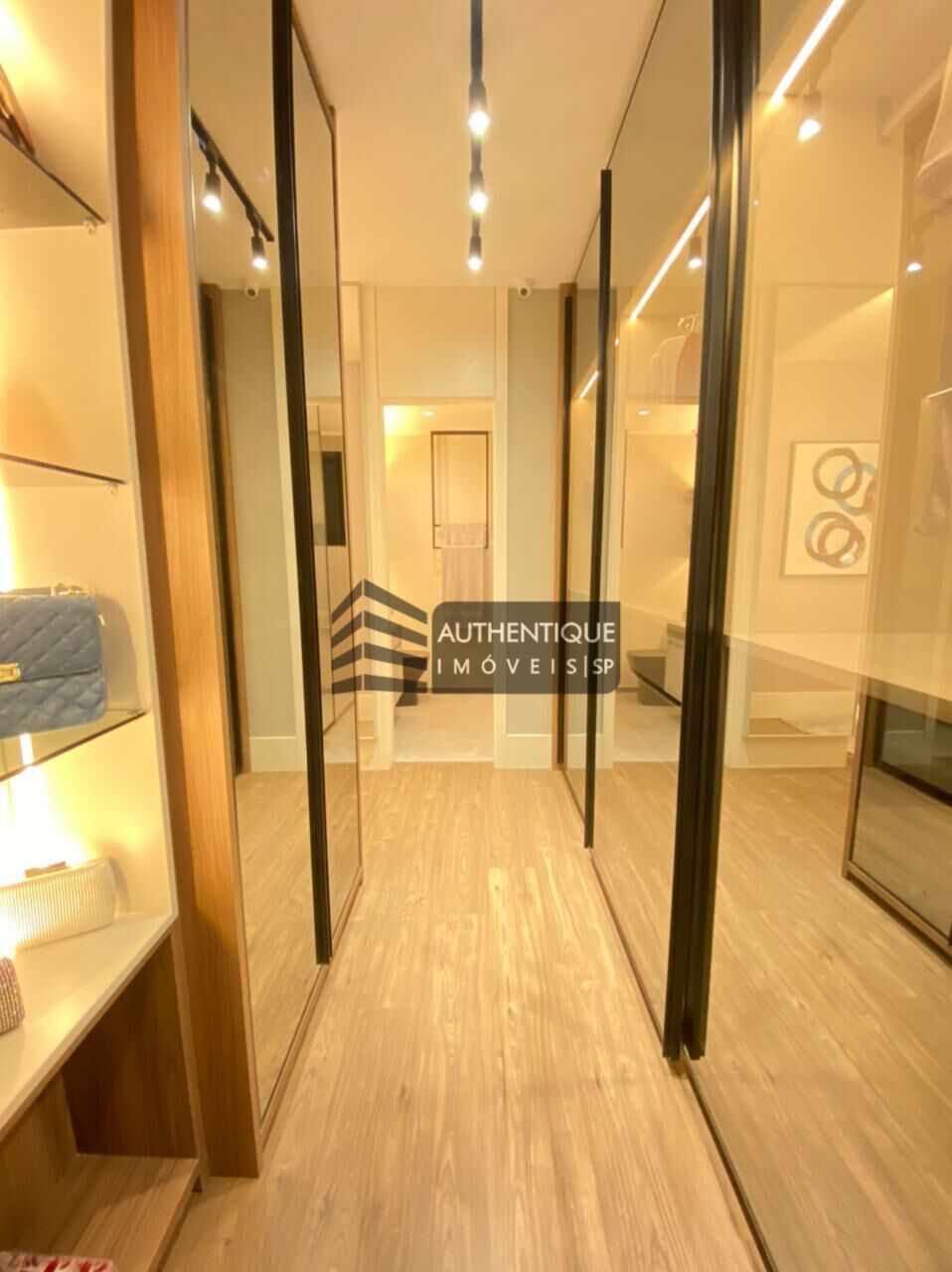 Apartamento à venda com 2 quartos, 76m² - Foto 32